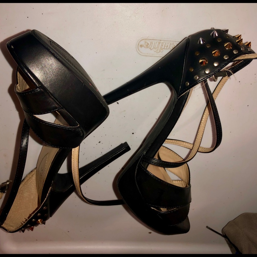 Guess Black High heels with Glod studs Sz 7.5
